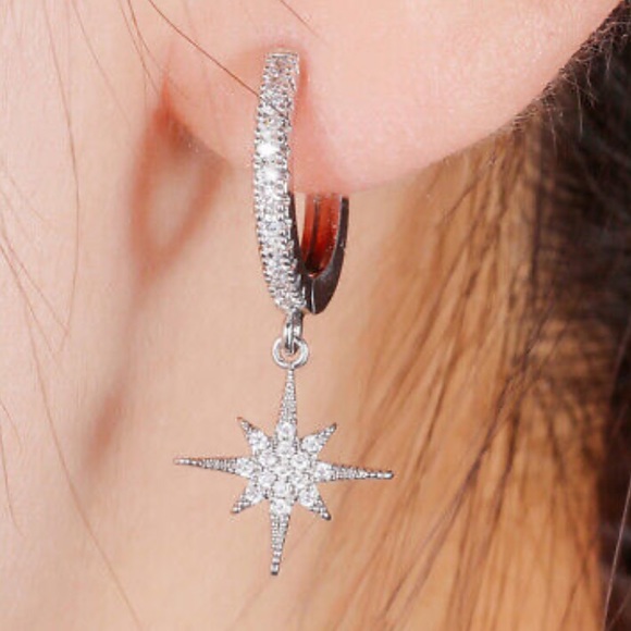 NWT One moon,one ⭐️ star StErling silver Earrings - Picture 3 of 3